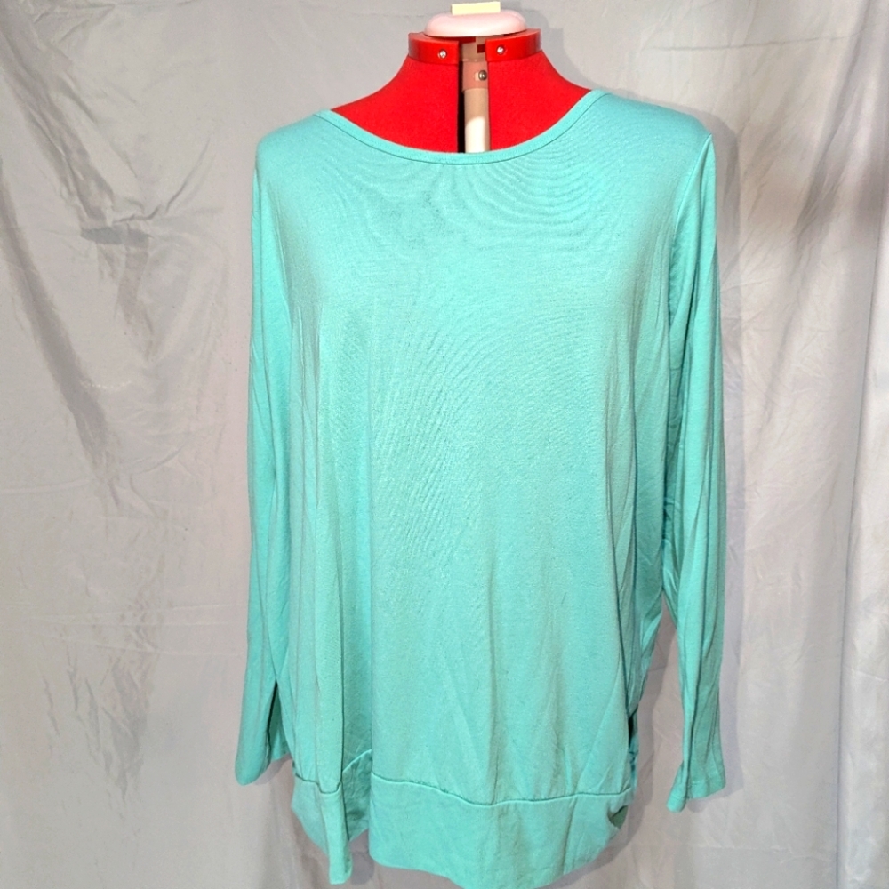 Active wear top with lattice back detail
